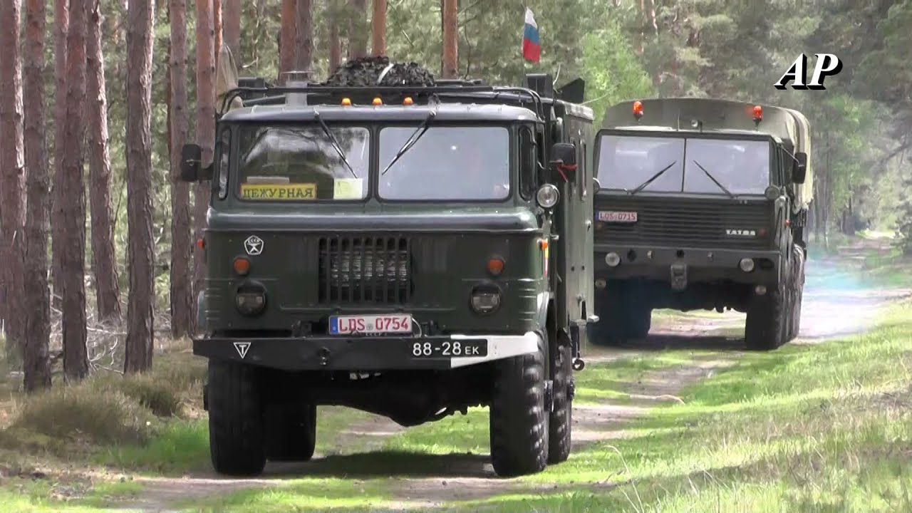Tatra-813 und GAZ-66