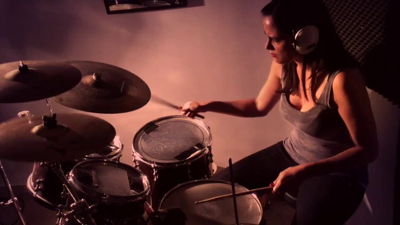 Drummer girl - Night Life (Groove Journey) - Drums Session
