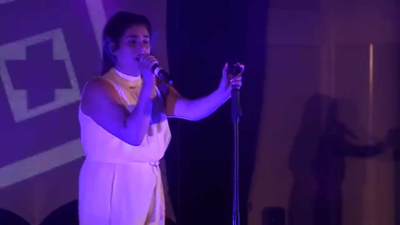 VALERIE &ndash; AMY WINEHOUSE performed by BAHAR at TeenStar singing contest