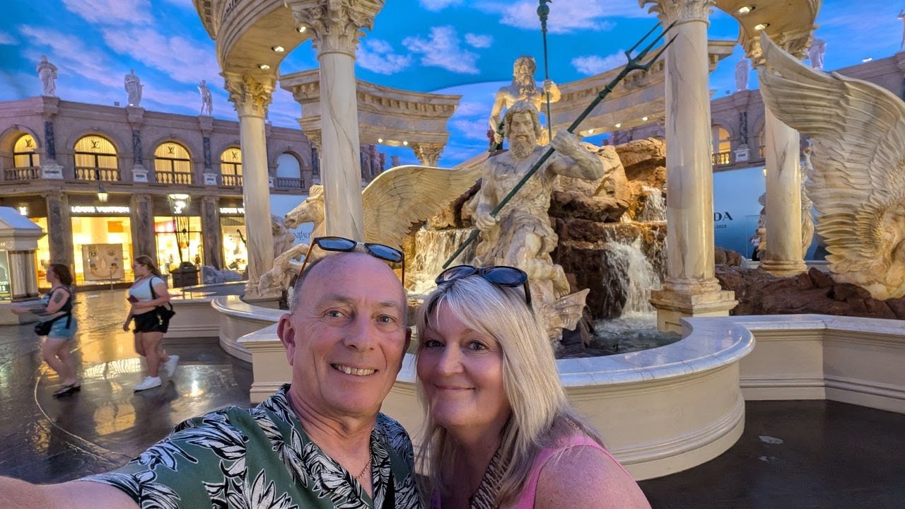 Vegas Last Day, Ceasars Palace, The Bellaggio & The Big Bus Nightime Strip Tour!