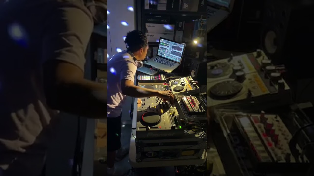 Testing Pioneer DDJ-T1 in Year 2022