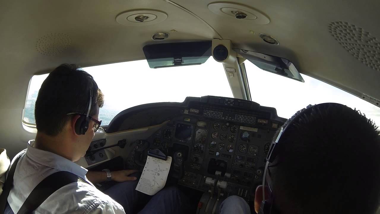 Learjet 31A Decolando / Learjet 31A Takeoff