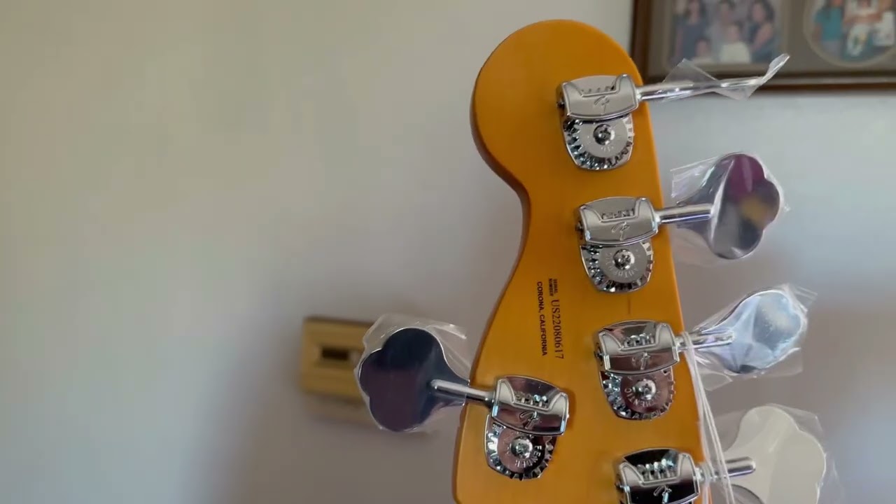 Fender Ultra Jazz bass V Unboxing