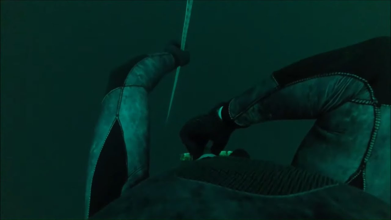 FREEDIVING in 60 Meters deep, cold & dark lake - Kreidesee Hemmoor