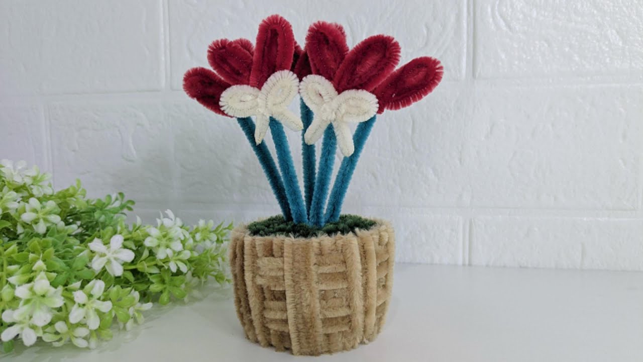 Handmade  Hearts | Easy and Cute Handmade Craft | Easy Handmade Mini Flower Pot out of Pipe Cleaners
