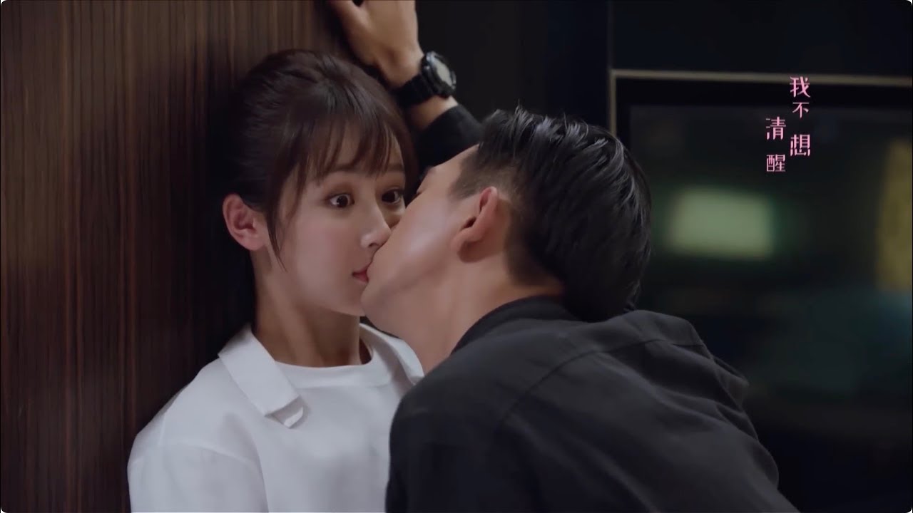 【MOVIE】My CEO Husband Is So Dominant! Suddenly Pinned to the Wall and Kissed—Face Redder Than Ever!