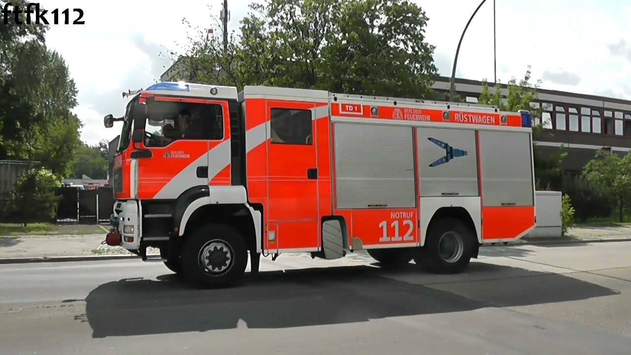 Berliner Feuerwehr im Einsatz: Alarmfahrten innerhalb von 8 Stunden