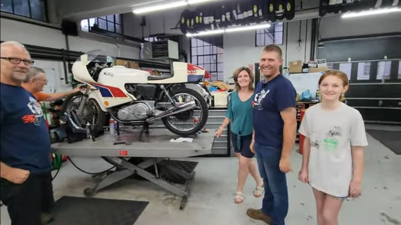 JOHN PLAYER NORTON 850 COMMANDO GURU CHRIS WEST @NORTONCOMMANDO.COM REVIEWS OUR JPN