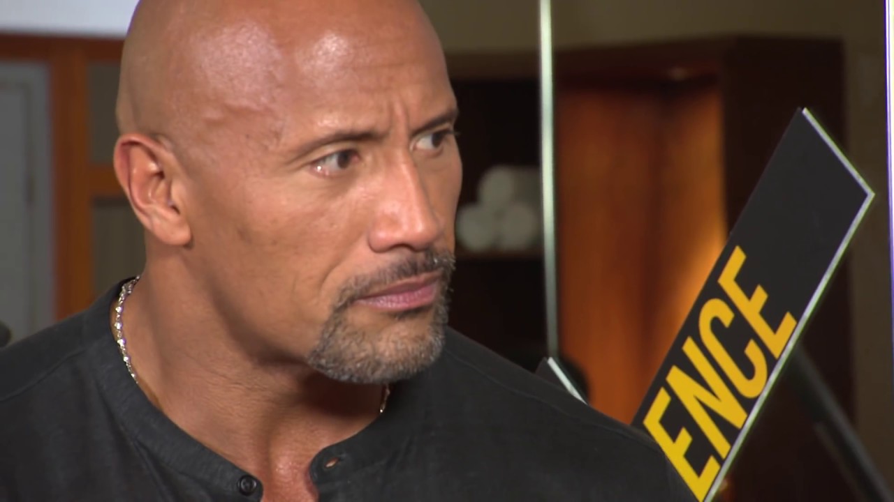 Very funny Interview Dwayne Johnson & Kevin Hart CENTRAL INTELLIGENCE  Gym earning muscles BAYWATCH