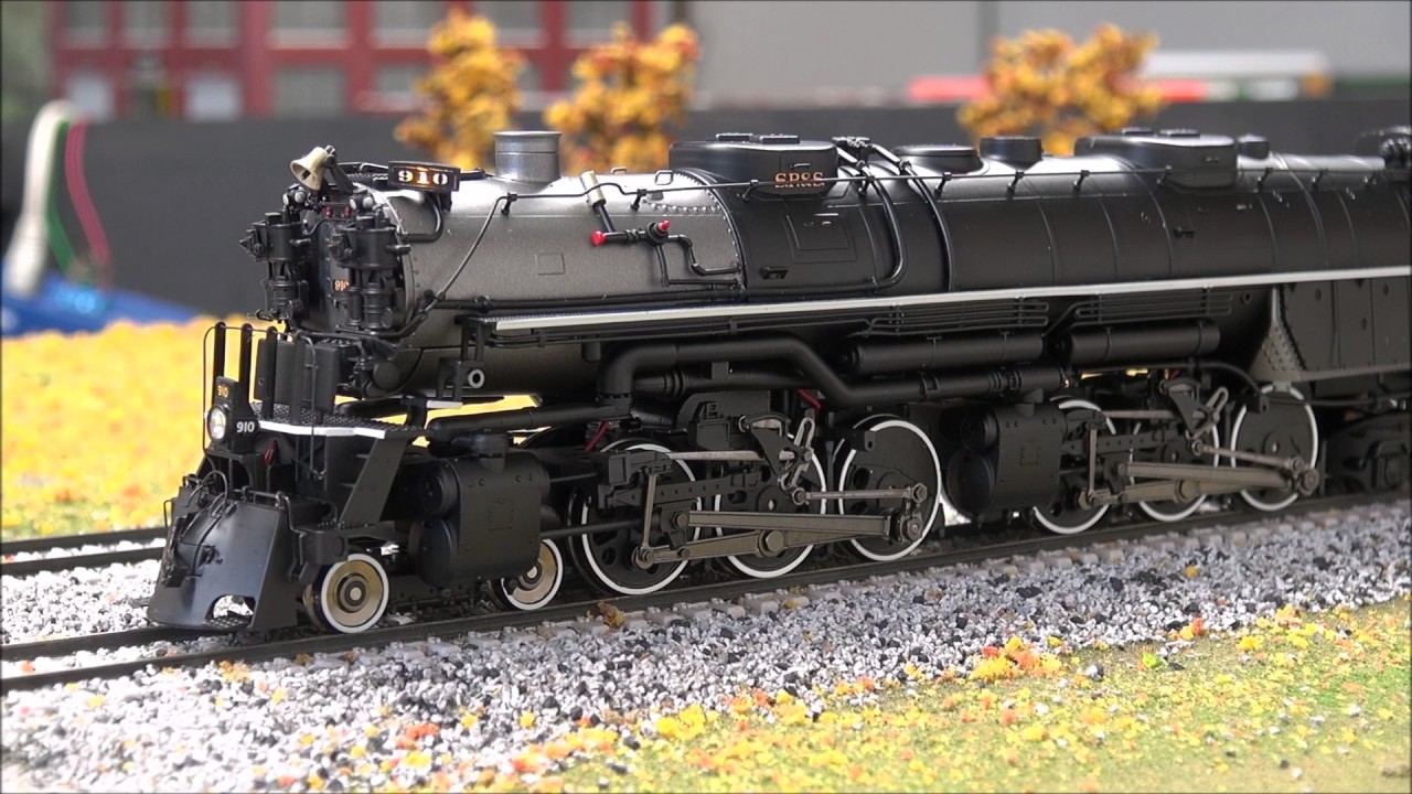 Review: Athearn Z8 Challenger w/DCC and Tsunami Sound