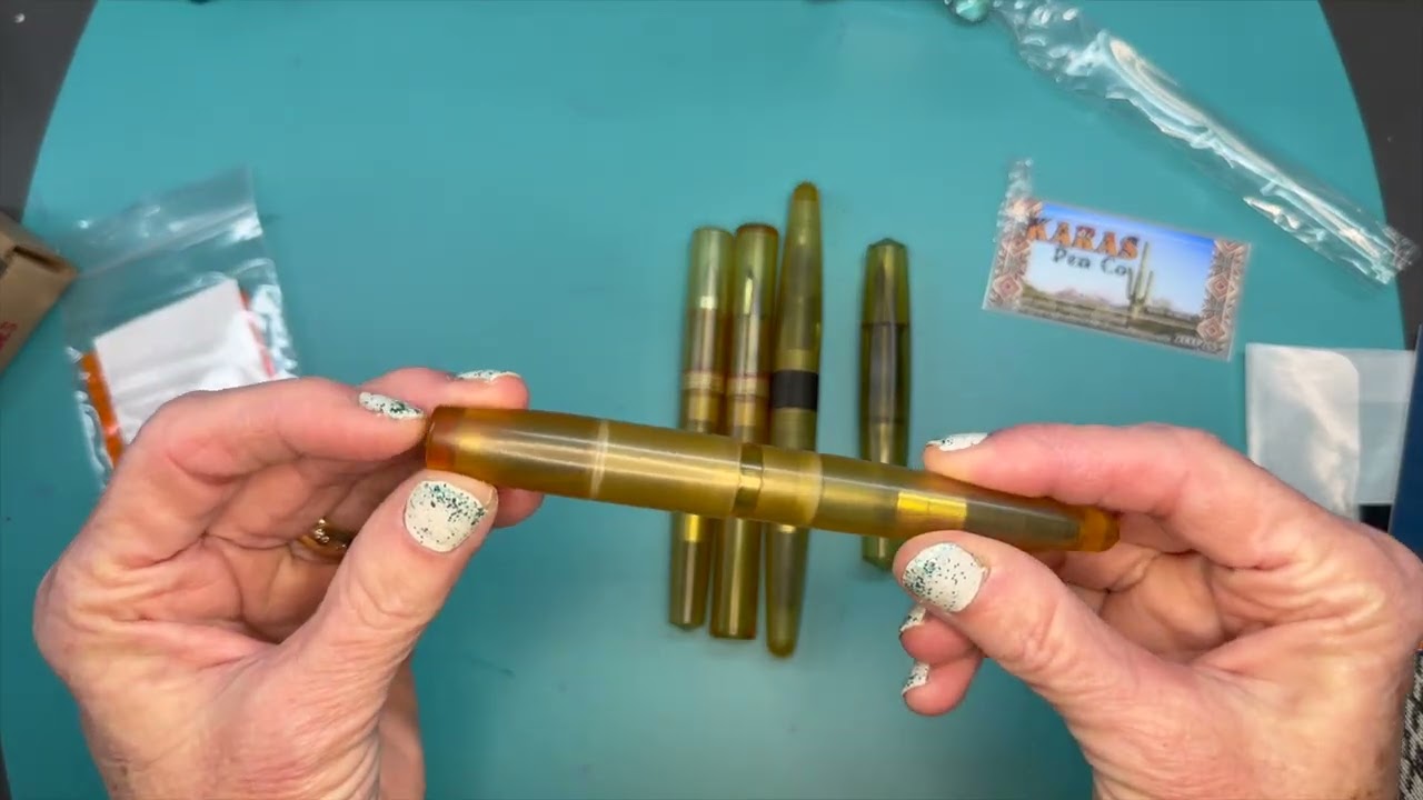 Ура! Сегодня новый день с ручками от Kara's Pen Co! А ещё распаковка потрясающих чехлов Rickshaw.