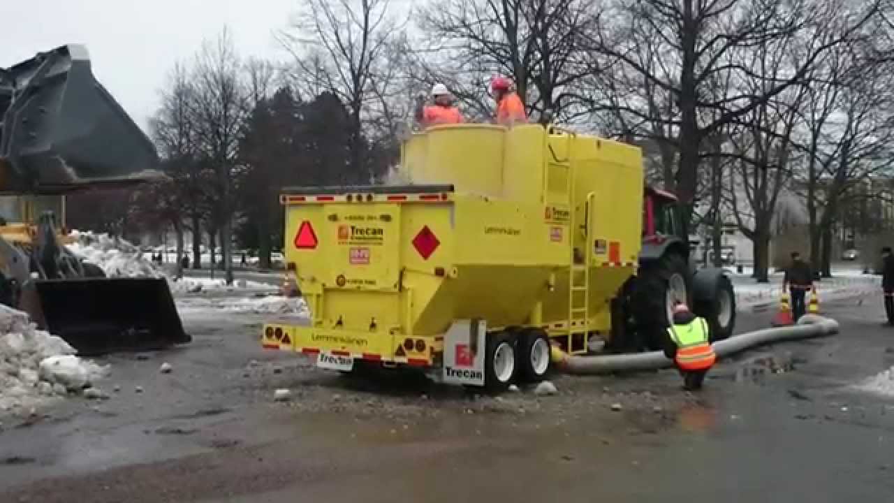 Trecan 80-PD -lumensulatuskone esittelyss&auml; Helsingiss&auml;