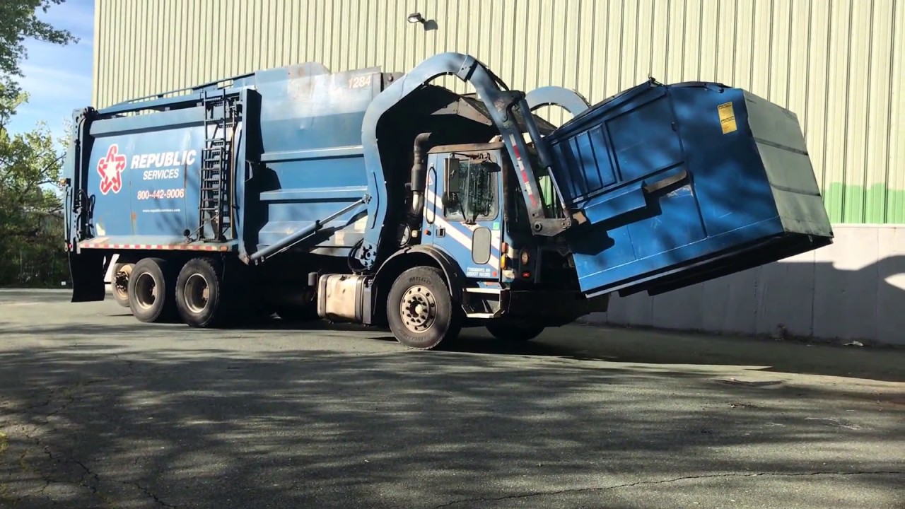 Republic Services 1284  ~ Big 42 yard Mack MRU McNeilus Front Loader