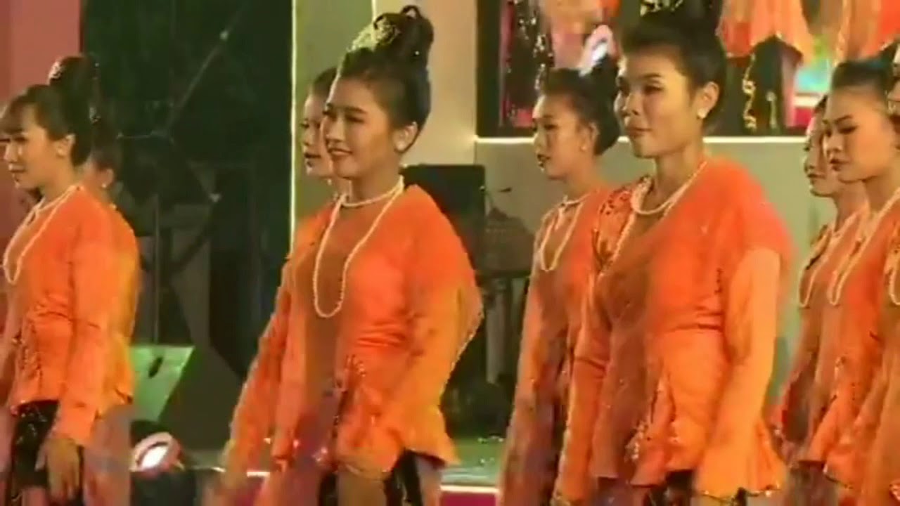 ရကၡိဳင္ရိုးရာ ရထားပန္းယိုင္ ယိမ္းအက