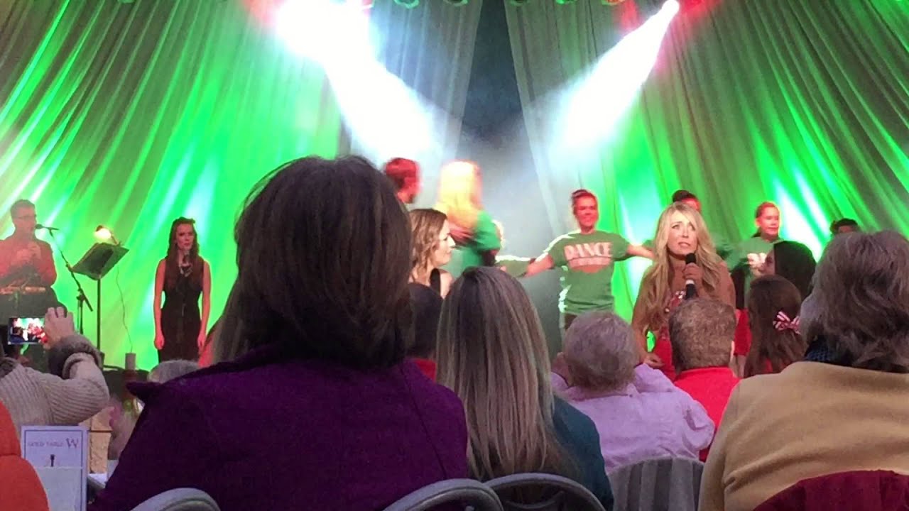 Grandma Got Ran Over By A Reindeer - Lisa Kelly & Chloe Agnew