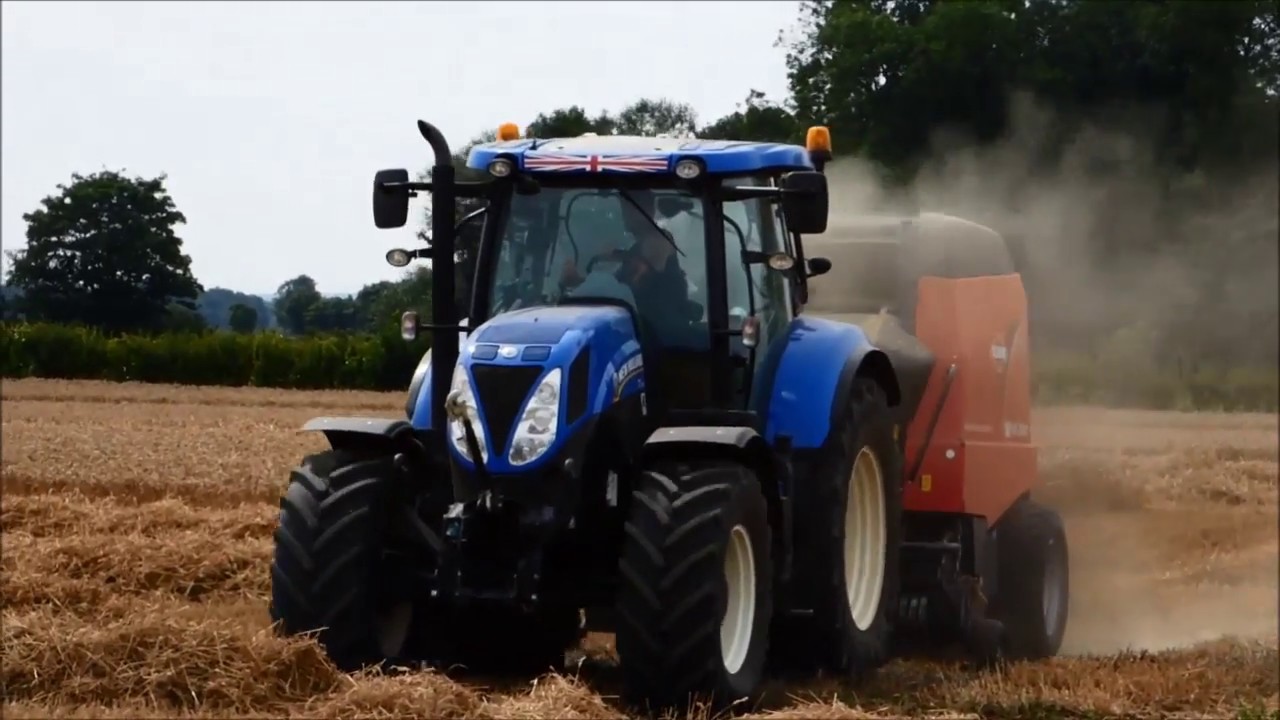 New Holland T7.Z00 Tractor With Kuhn VB 2160 Baler