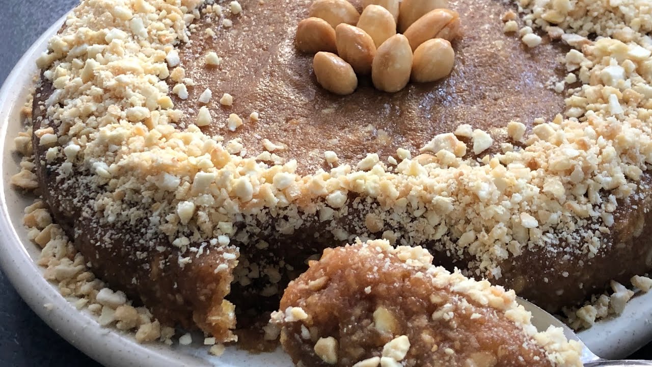 الحلوة الفيلالية المعلكة مقومة بالمسكة الحرة وماء الزهر بالعسل الحر واللوز لي داقها يحماق عليها