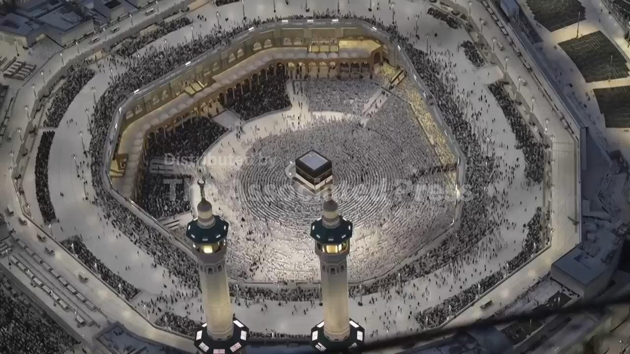 Muslims from around the world gather in Mecca ahead of annual Hajj pilgrimage