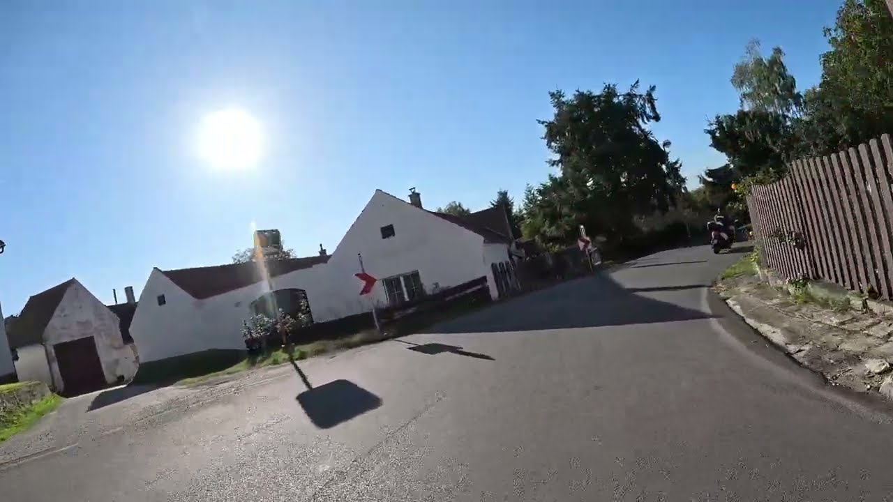 19.9.2025, 01-4 díl z 08, Ločenice - Velešín, 2 x Honda Forza 125, přední kamera