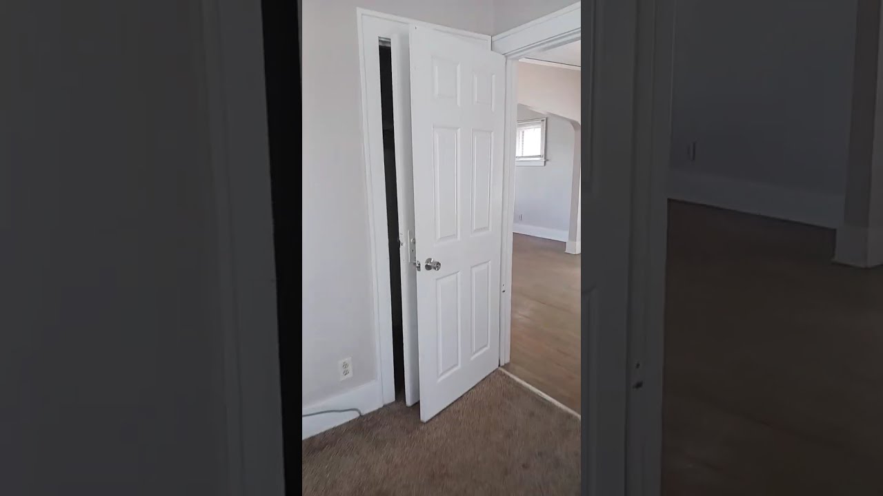 For Rent: 4148 N. 43rd St. Omaha -  2bd/1ba/916sf