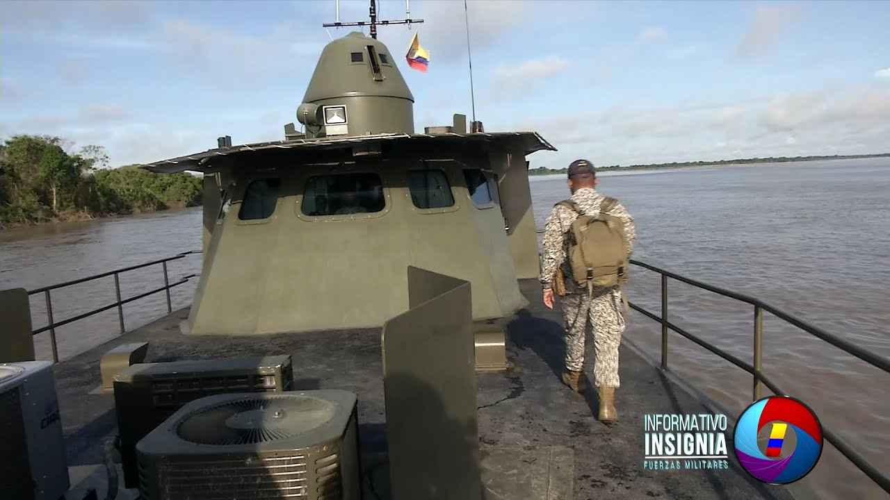 Infante de marina profesional es cocinero y piloto