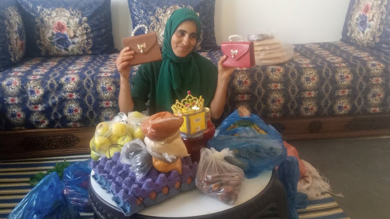 اليوم واحد السيده🤗 فرحتني الله يجعل ربي يفرحها رانيا ودنيا شحال فرحوا الله يكثر الخير👨‍👩‍👧‍👦