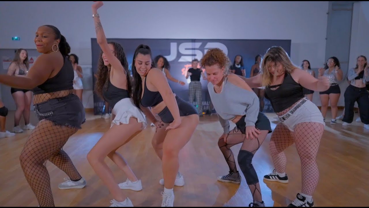 Maureen | Tic | Dancehall Gyal  by Stéphanie Moraux Rakotobe