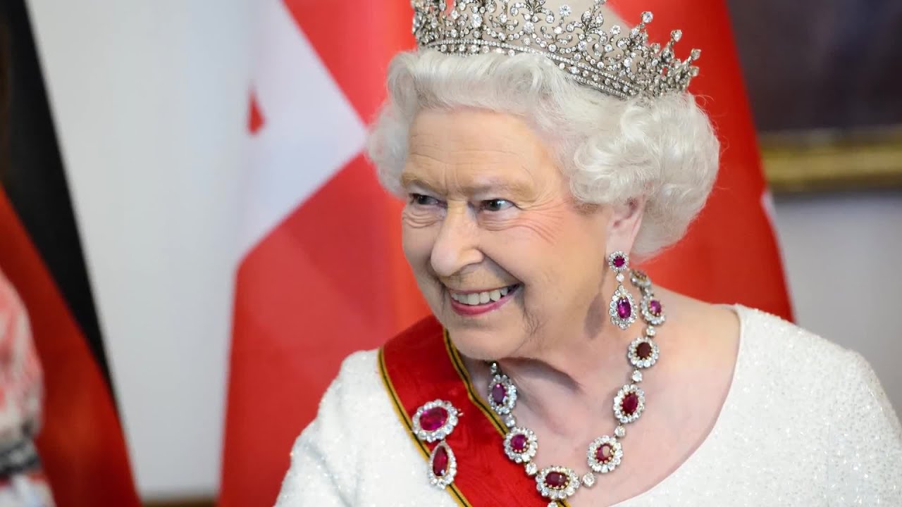 Queen Elizabeth's Most Insane Job Perks | Vanity Fair