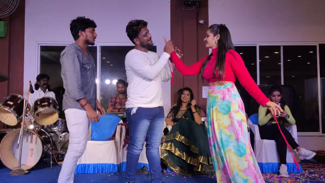 ఉదయ్ కిరణ్ SUPER HERO నువ్వు నేను సినిమా || గాజువాక పిల్ల,#dance MADHAV EVENTS#nellore 9000068906