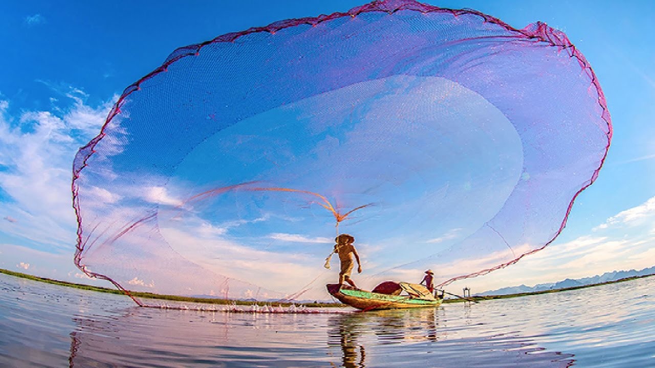 Amazing Cast Net Fishing Skill Catch Tons of Big Fish - Traditional Net Catch Fishing in The River