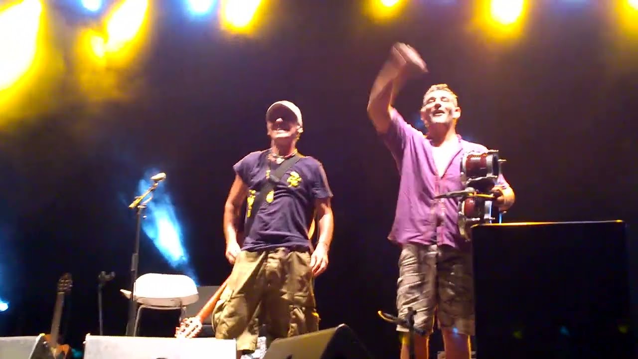 Manu Chao (El Chapul&iacute;n Solo) - Malegr&iacute;a  - Directo en ac&uacute;stico  - Cambados 2022
