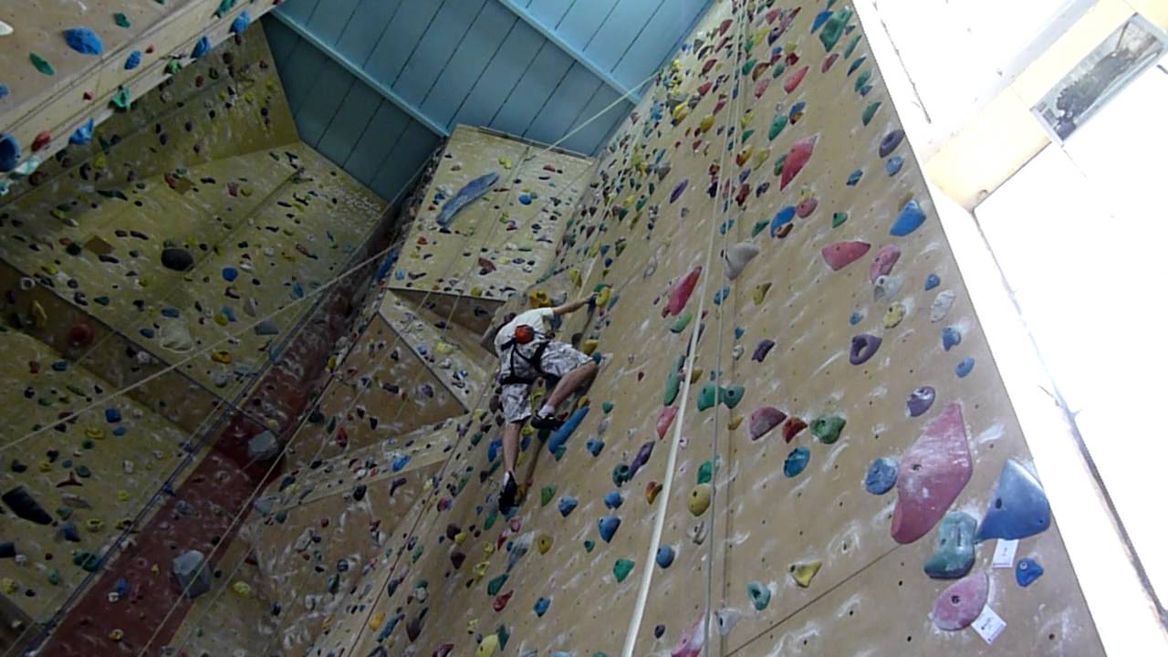 Kollege Klettert ne 5+ im Chimpanzodrome Frechen Köln