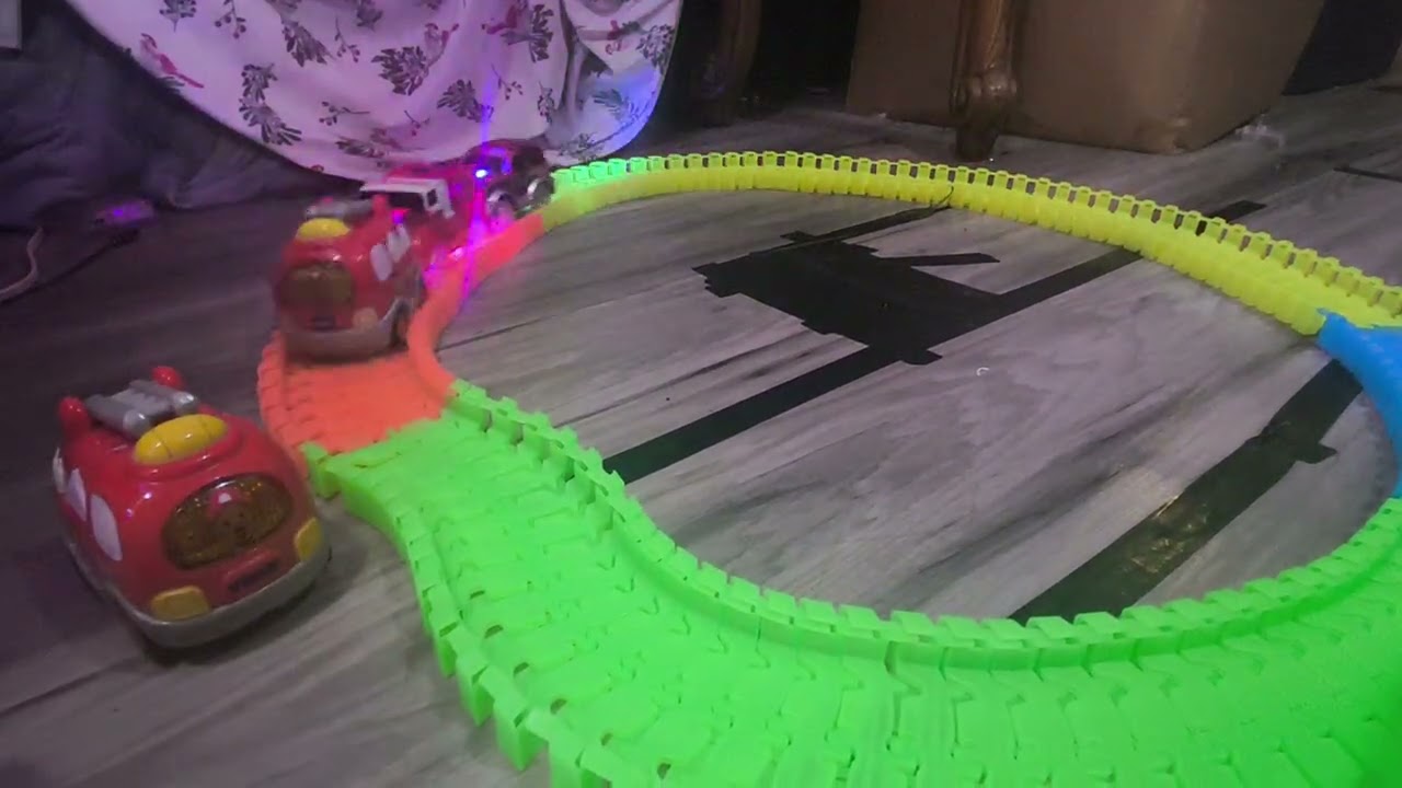MAGIC TRACKS GO GO SMART WHEELS FIRE TRUCKS!