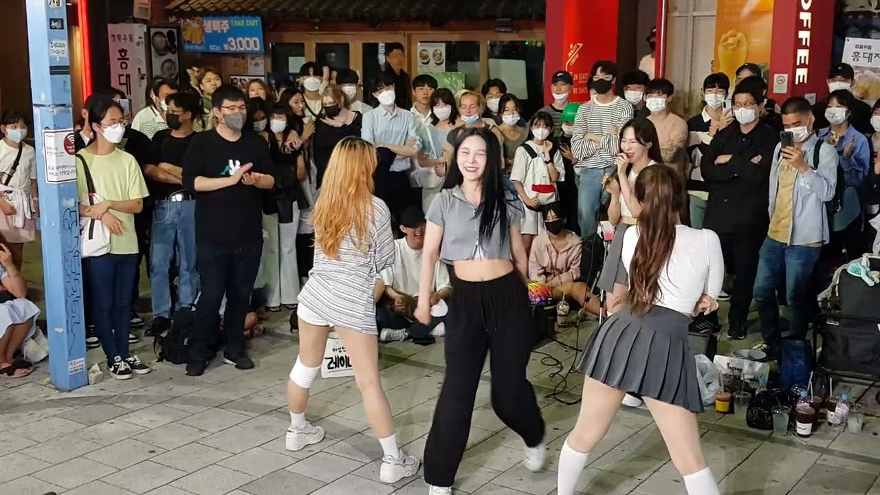 20220528 hongdae busking 홍대 미녀댄스팀 레이디비(Lady B) 버스킹 12 - HYUNA - 'Bubble Pop!'