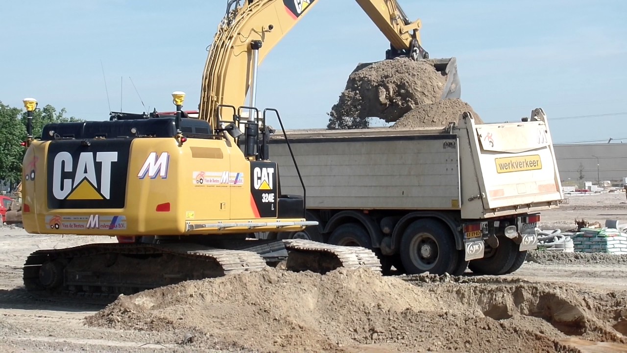 VD BEETEN CATERPILLAR 324E GRAVEN HAL 3 LIDL ROOSENDAAL