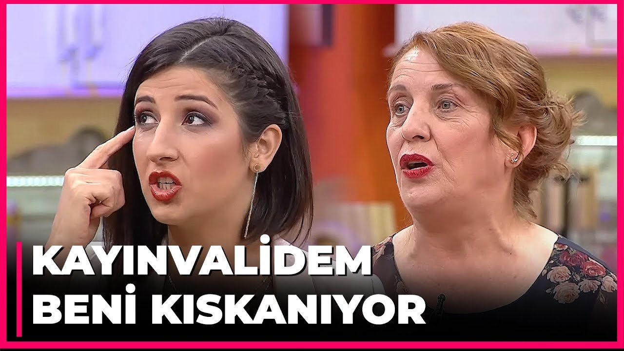 Duygu, Kayınvalidesinin Kendisini Kıskandığını Düşünüyor - Gelinim Mutfakta 369. Bölüm