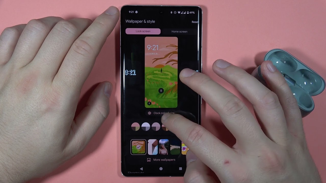How to Customize Lock Screen on Google Pixel 7 Pro?