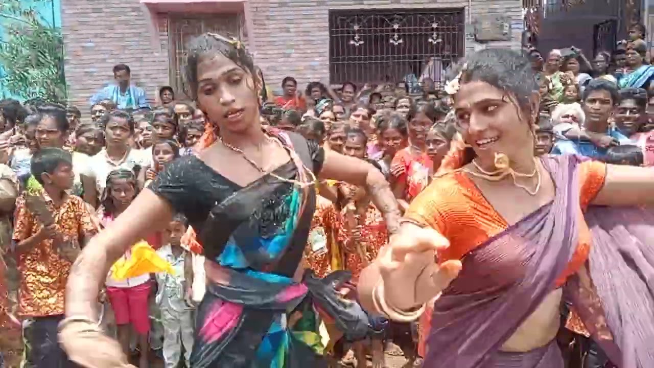 ఆ పక్క ఒక వనం  సాంగ్  డాన్సర్ సమీరా చిత్ర  8317600598