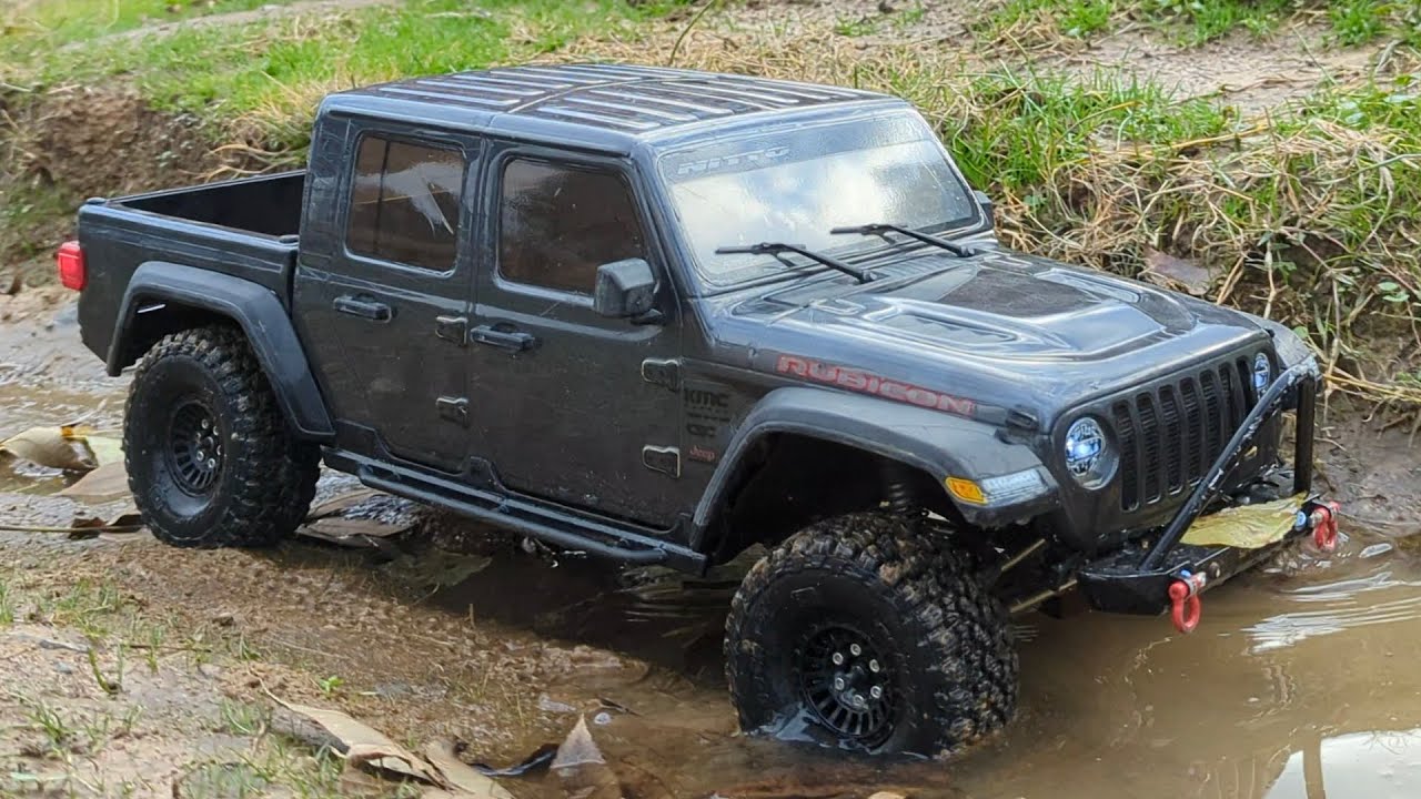 AXIAL SCX10III JEEP GLADIATOR STRAIGHT AXLE CONVERSION ON 1.55 TIRES