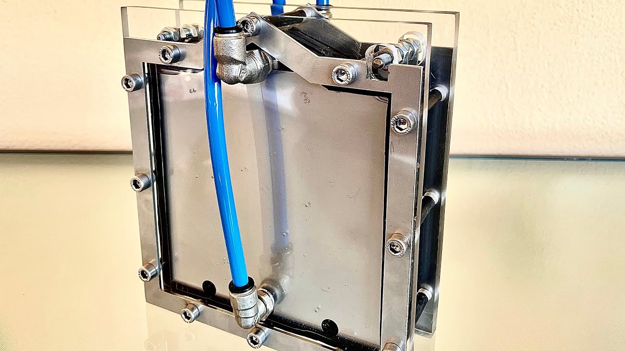 Fuel from Water. Electrolysis 12 Amps. Hydrogen Generator HHO