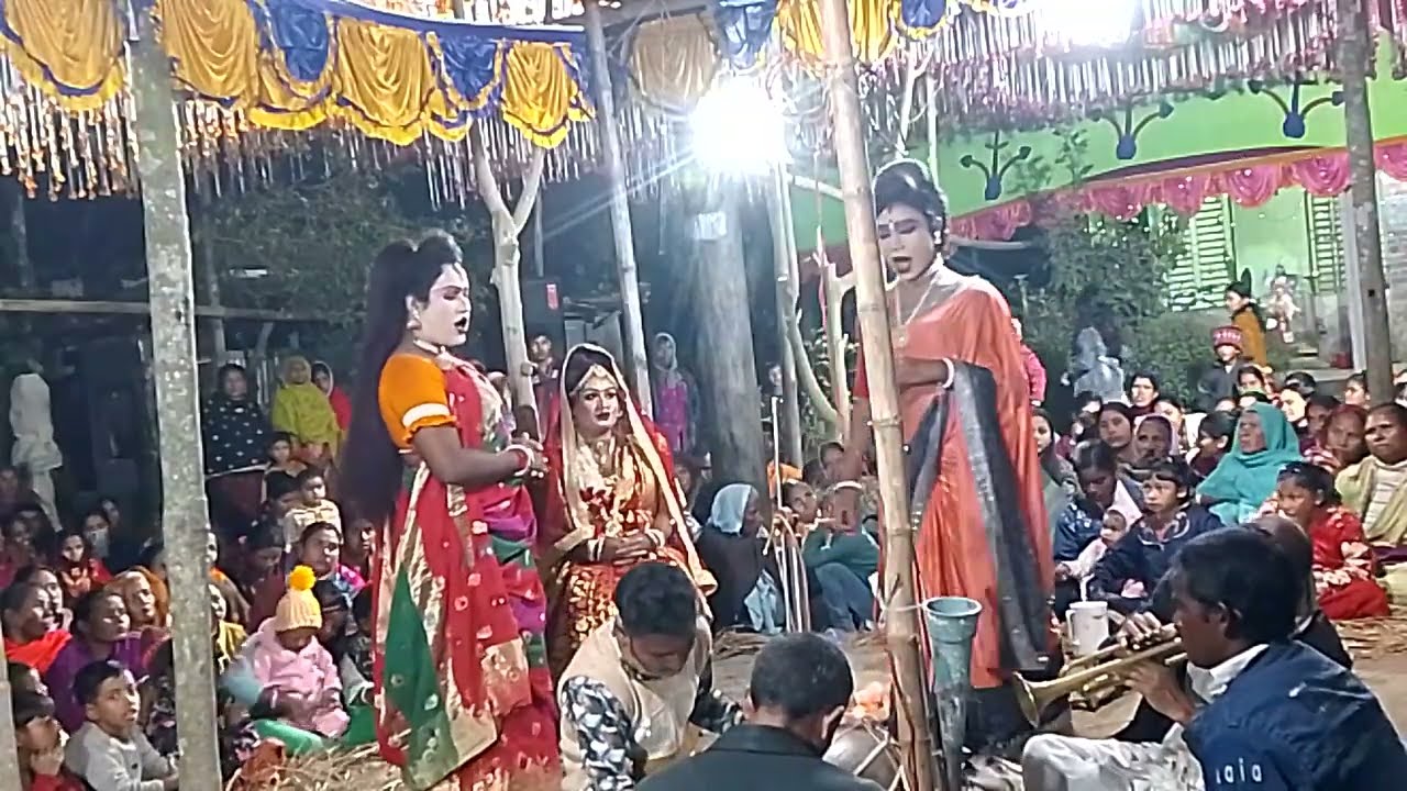 বাহির করো বাহির করো রে আন্চলে ঘিরিয়া।