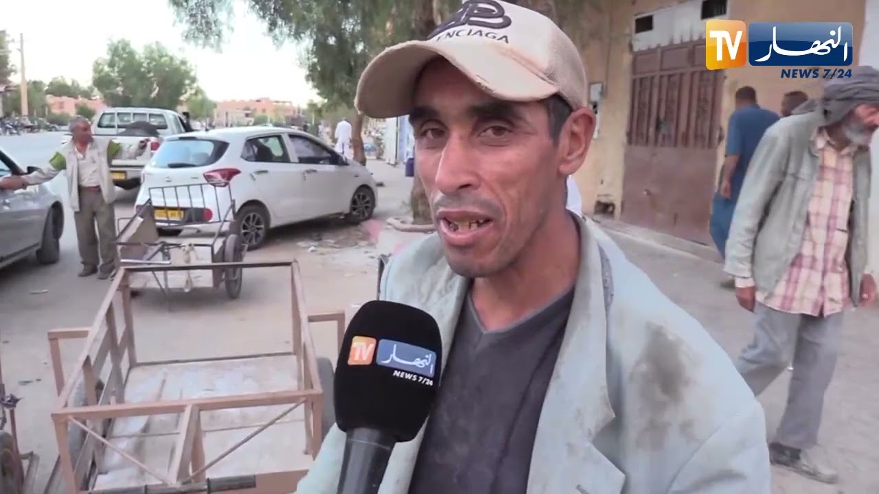 شباب و شيوخ يسترزقون من العربات التقليدية بحاسي بحبح لكسب الرزق الحلال