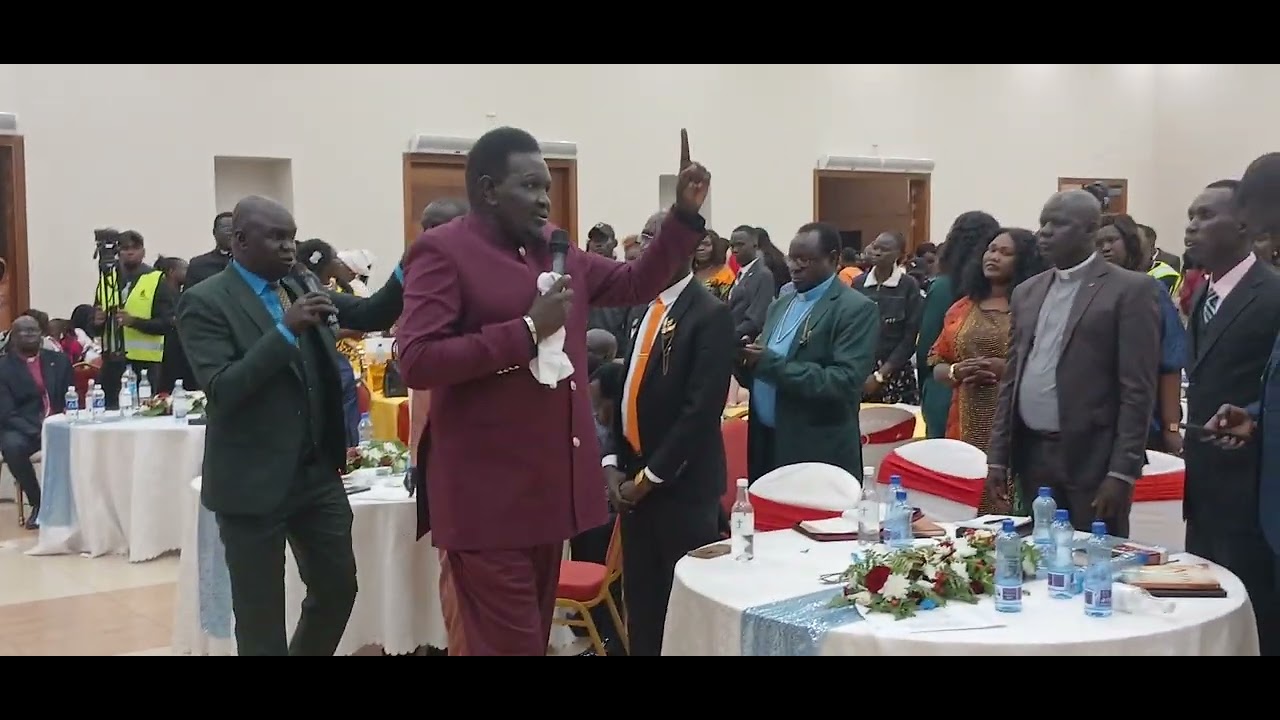 Apostle Daniel Sabino in waak Nhialic thong rek 