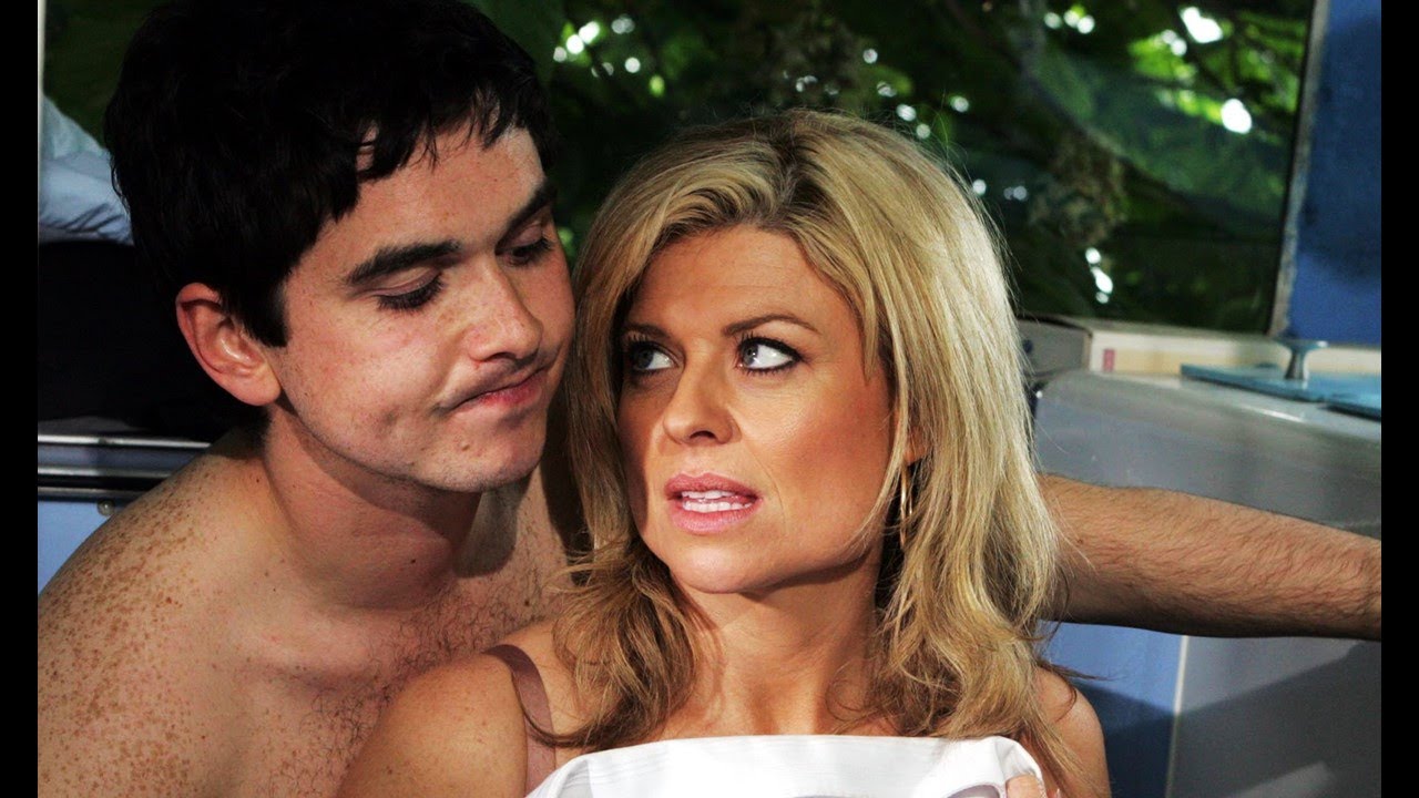 Donna Catches Louise & Jamie in the Ice Cream Van (22-06-07) || Emmerdale