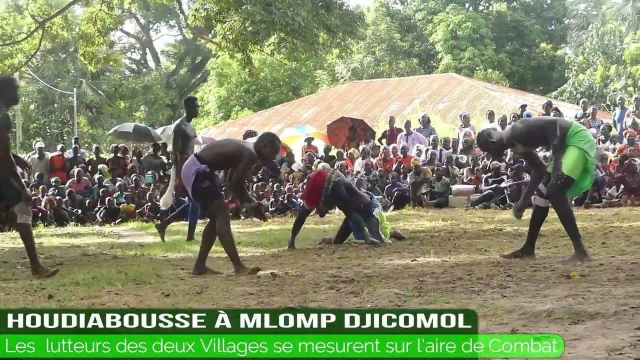 Les Lutteurs de Houdiabousse et Djicomol se mesurent sur l'aire de Combat de lutte