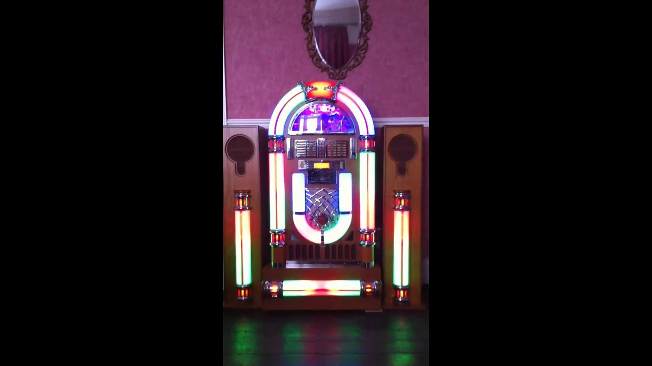 MP3 Rock One Jukebox/ iPod Dock/ Speakers/ Honeywood