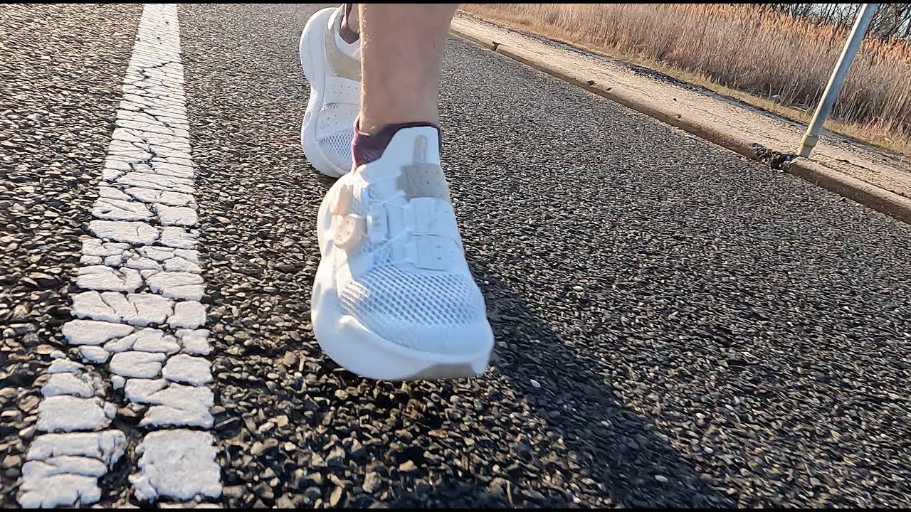I  really like the Under Amour Speedland Infinite Mega! Running vlog. Let run!!