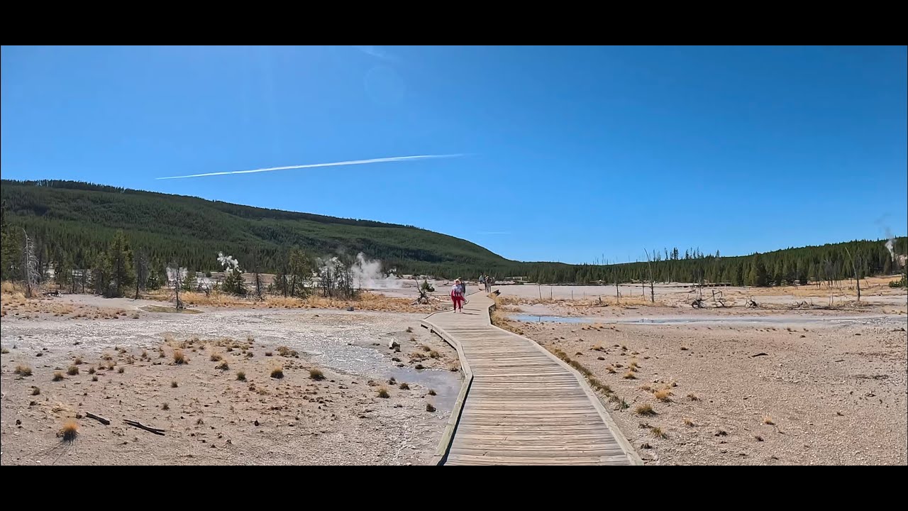 Yellowstone National Park - Norris Geyser Basin Trail