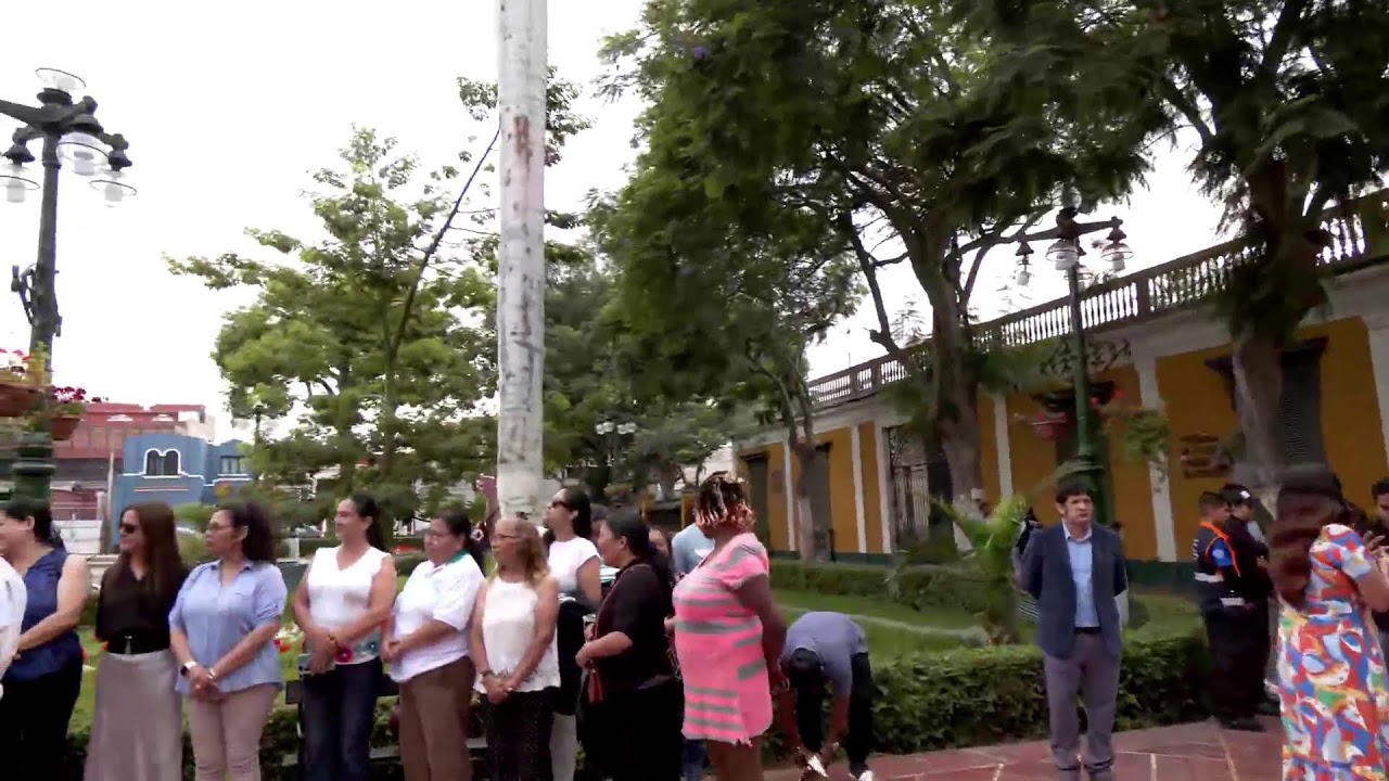 CEREMONIA DE IZAMIENTO DE PABELLÓN NACIONAL