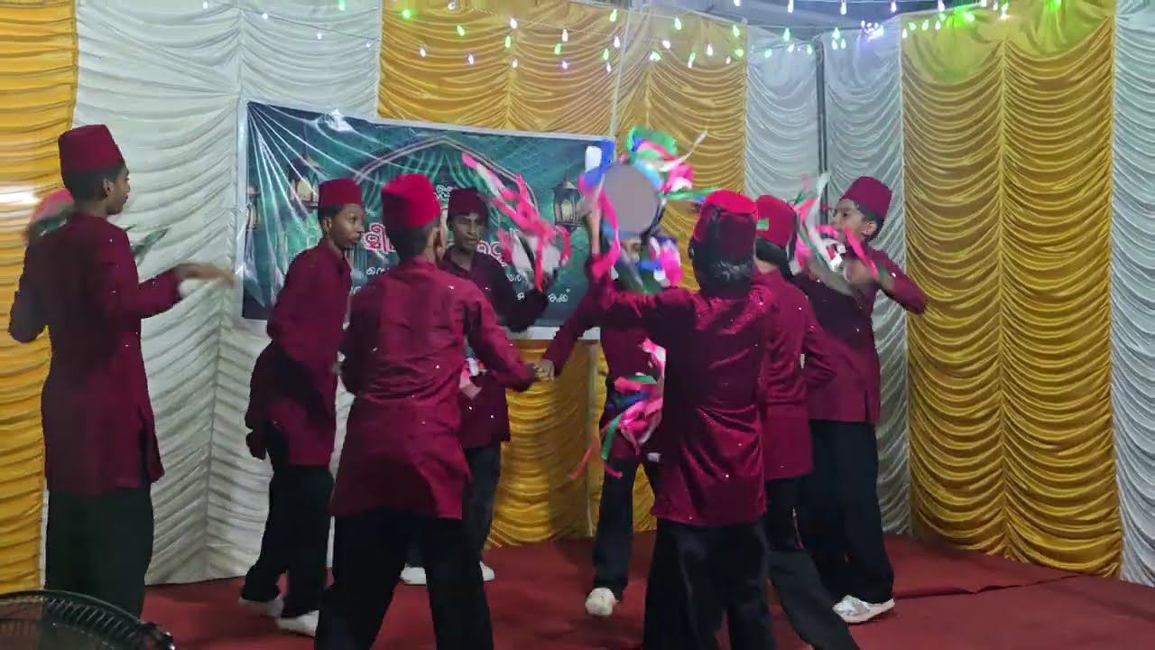 ഈ പാട്ടും ദഫും ഏതാ ഫീൽ 🥰 ഒന്ന് കേട്ട് നോക്കൂ 
